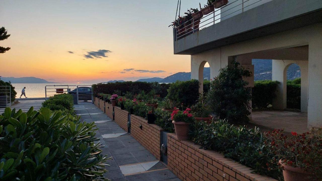 Loutraki Bay Appartement Buitenkant foto
